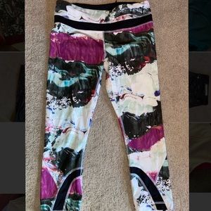 Patterned lululemon crop legging